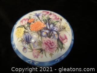 Floral Enchantment music box and trinket box "In the Good Old Summertime"